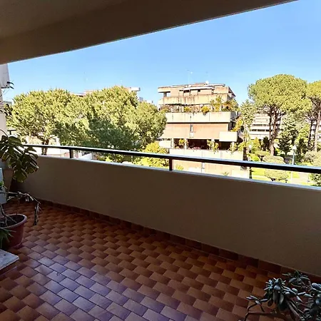 Stylish Spacious 3-bedroom Apartment, Open-space Kitchen, 3 Balconies! Lägenhet