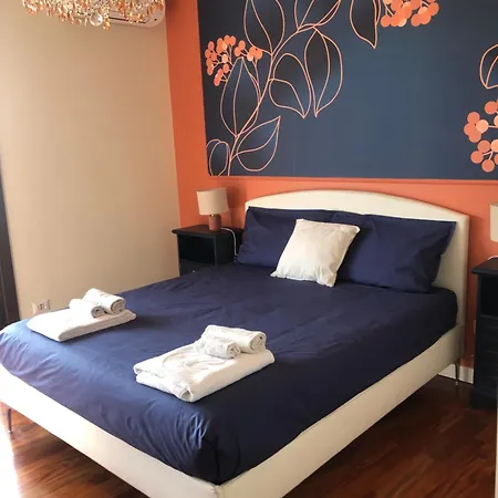 Stylish Spacious 3-bedroom Apartment, Open-space Kitchen, 3 Balconies! Lägenhet *