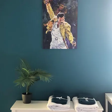 Lägenhet Stylish Spacious 3-bedroom Apartment, Open-space Kitchen, 3 Balconies! *