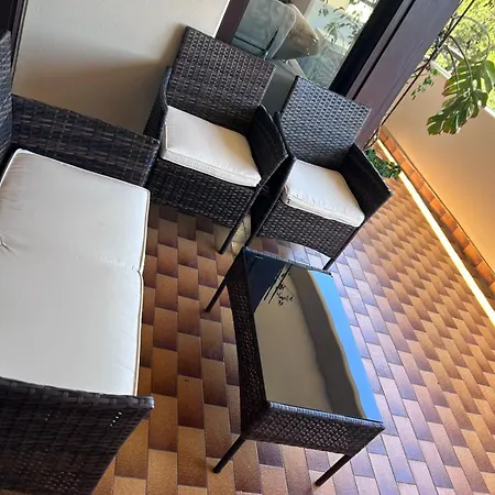 Stylish Spacious 3-bedroom Apartment, Open-space Kitchen, 3 Balconies! Lägenhet