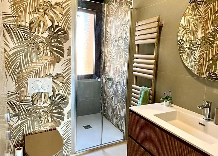 Stylish Spacious 3-bedroom Apartment, Open-space Kitchen, 3 Balconies! * Roma