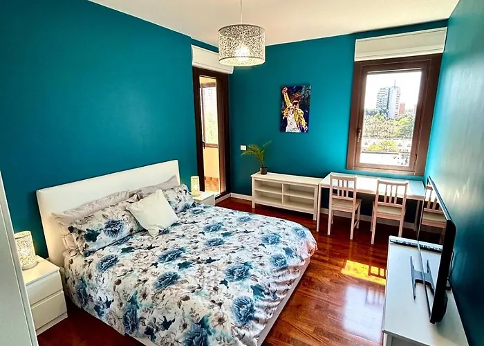 Stylish Spacious 3-bedroom Apartment, Open-space Kitchen, 3 Balconies!