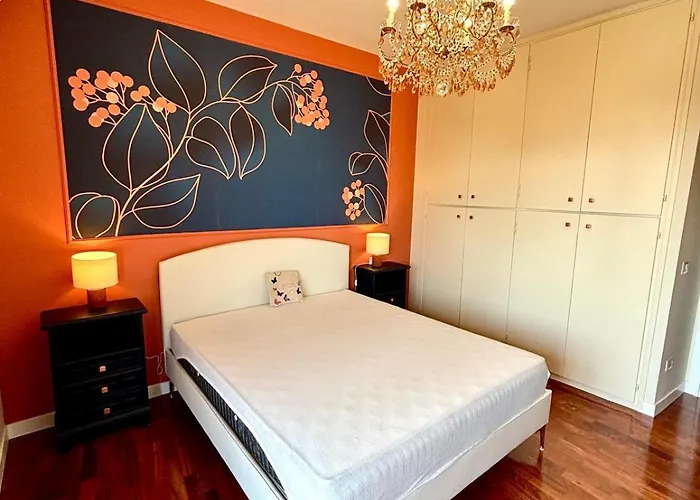 Stylish Spacious 3-bedroom Apartment, Open-space Kitchen, 3 Balconies! *