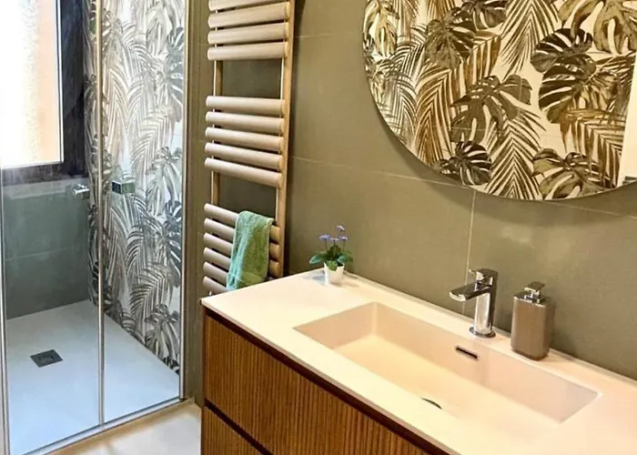 Stylish Spacious 3-bedroom Apartment, Open-space Kitchen, 3 Balconies! Apartamento *