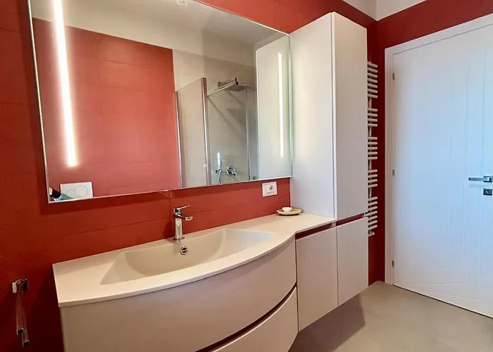 Stylish Spacious 3-bedroom Apartment, Open-space Kitchen, 3 Balconies! Apartamento Roma