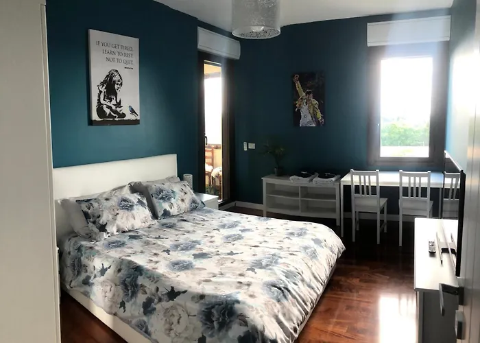 Stylish Spacious 3-bedroom Apartment, Open-space Kitchen, 3 Balconies! Apartamento Roma