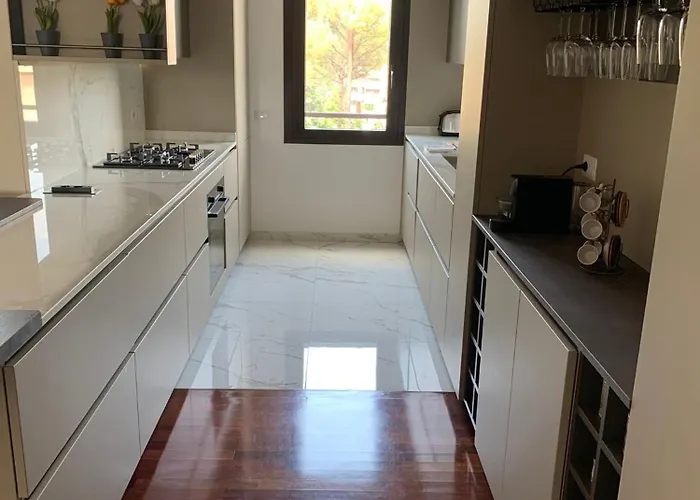 Apartamento Stylish Spacious 3-bedroom Apartment, Open-space Kitchen, 3 Balconies! *