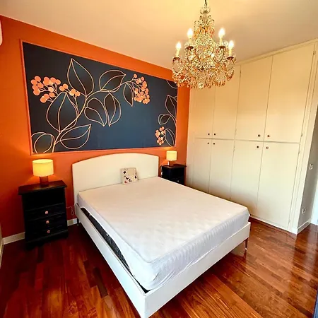 Stylish Spacious 3-bedroom Apartment, Open-space Kitchen, 3 Balconies! *